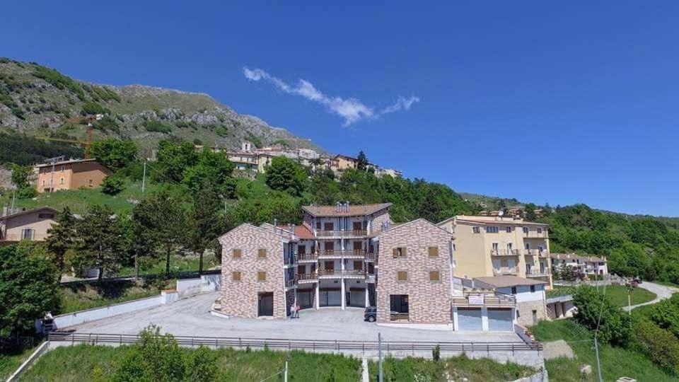 Appartement Attico E Super Attico Panoramico à Rocca di Cambio Extérieur photo